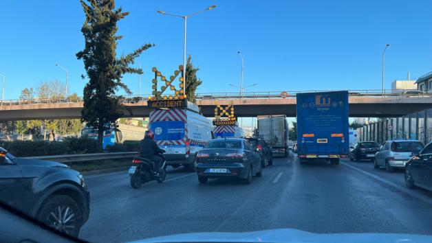 Ατύχημα με μοτοσυκλετιστή στον Κηφισό - Καθυστερήσεις στην κυκλοφορία    